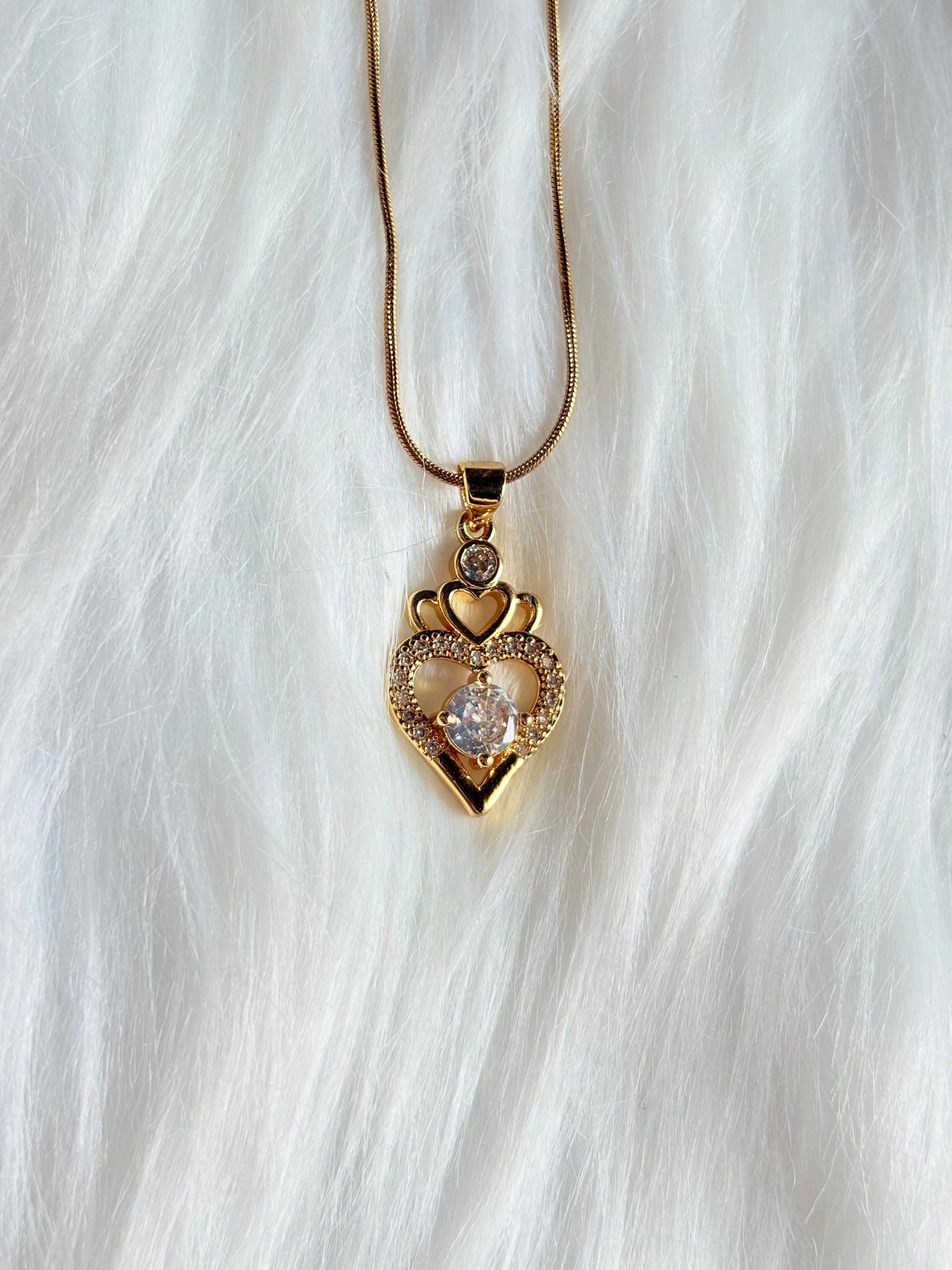Queen Whisper Necklace