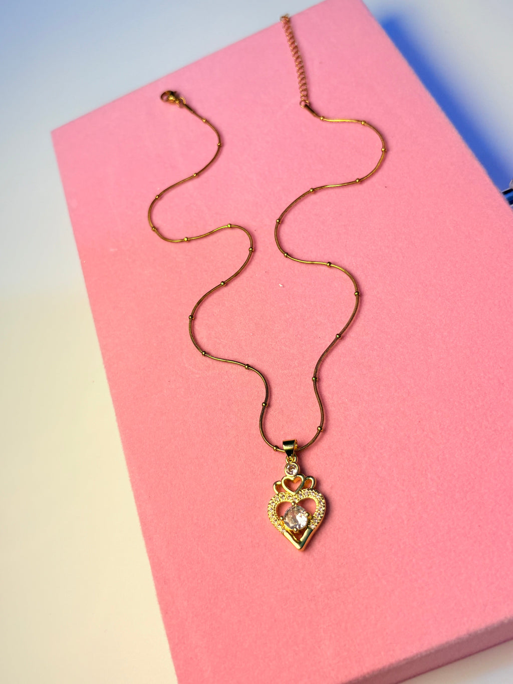 Queen Whisper Necklace